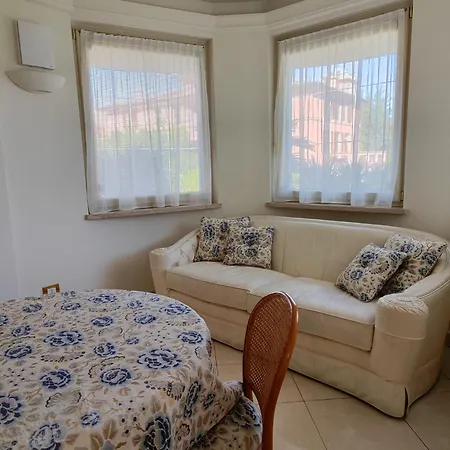 Lejlighed Luxury Con Piscina, Terrazze Vista E Parcheggio Desenzano del Garda