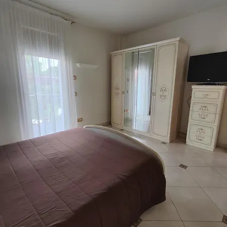 Lejlighed Luxury Con Piscina, Terrazze Vista E Parcheggio Desenzano del Garda